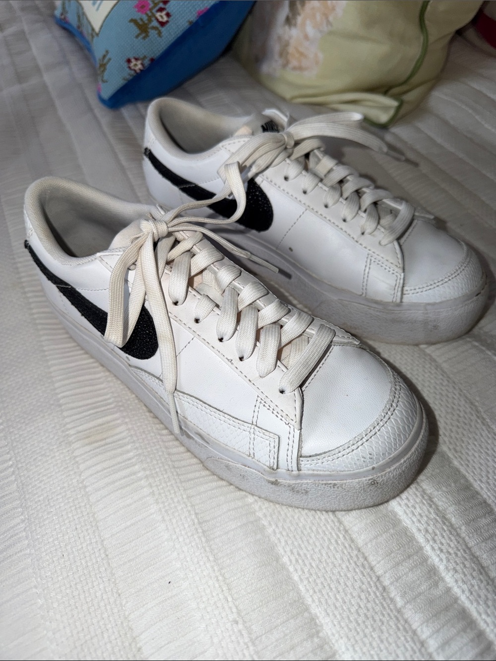 Nike White Sneakers with Black Swoosh Low-Top